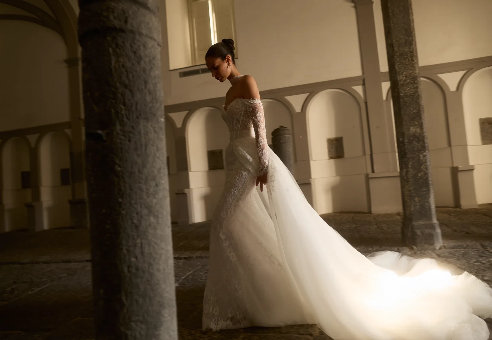 Garden, abito in pizzo floreale con fusciacca — collezione Felicia Couture, made in Italy — foto 3
