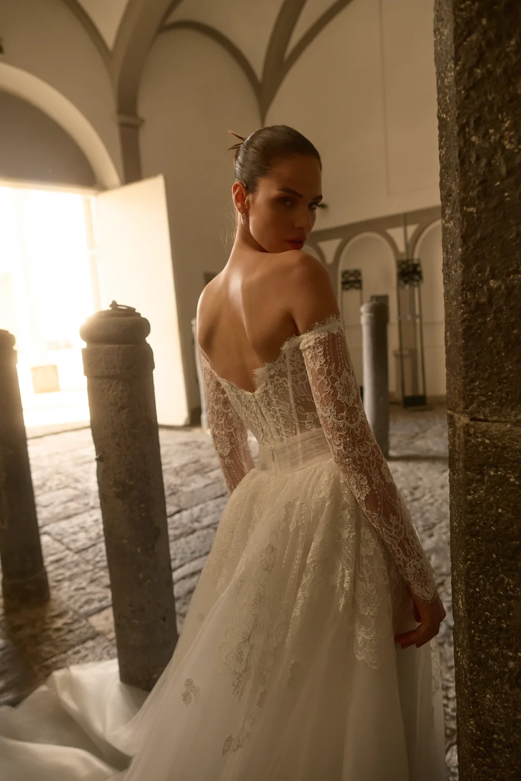 Garden, abito in pizzo floreale con fusciacca — collezione Felicia Couture, made in Italy — foto 5
