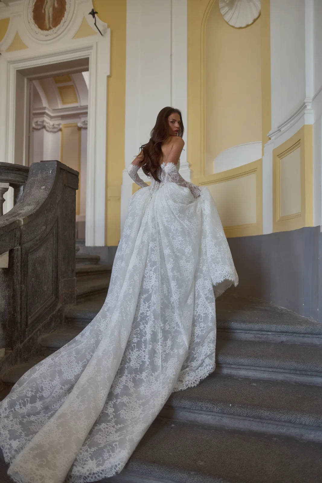 Ottile, abito con velo mantilla — collezione Felicia Couture, made in Italy — foto 3