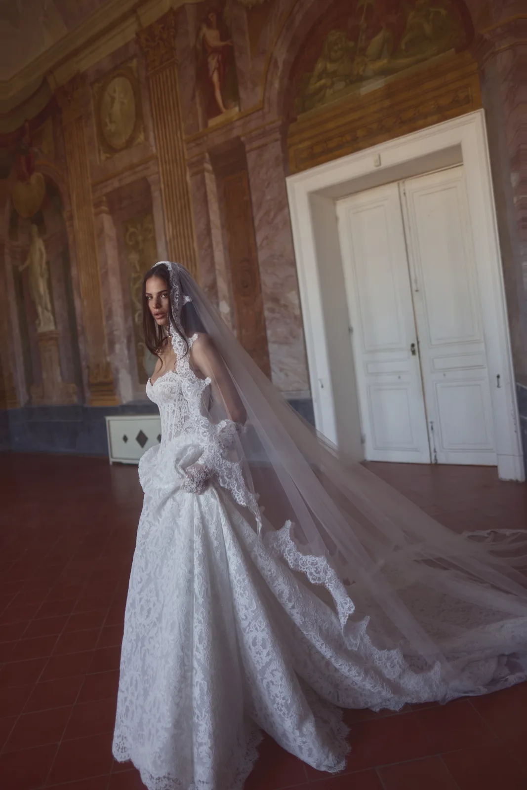 Richmond, abito in pizzo guipure — collezione Felicia Couture, made in Italy — foto 5